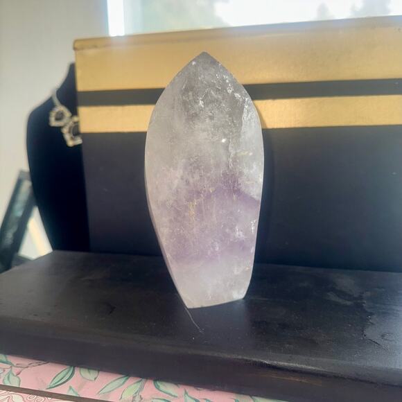 Premier Brazilian Smokey Amethyst Flame 6.5″ Tall – 36.7 oz - Picture 2 of 5